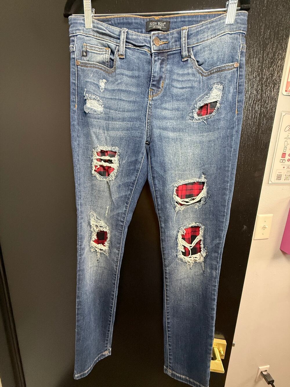 Judy Blue Jeans Women’s 9/29 Buffalo Plaid Patch Distressed Skinny Stretch